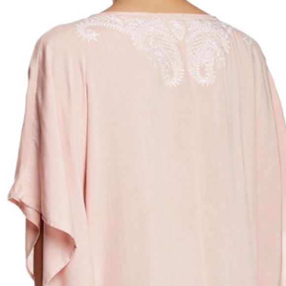 🎉HP🎉 🆕 Blush & Ivory Lace-Print Peasant Top - Picture 4 of 4