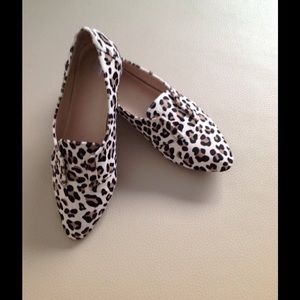 VS leopard flats