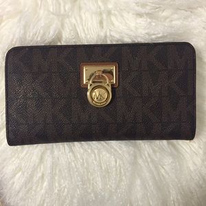 Michael Kors Wallet - AUTHENTIC