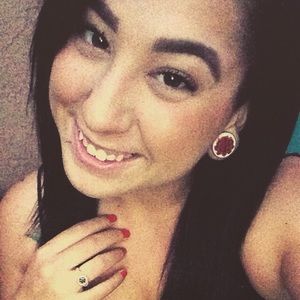 Meet your Posher, Lynaia