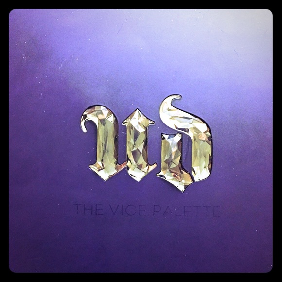 Urban Decay Vice Palette 1