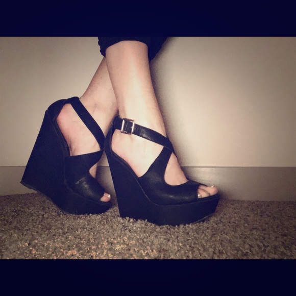 Black Xternal Steve Madden Wedges