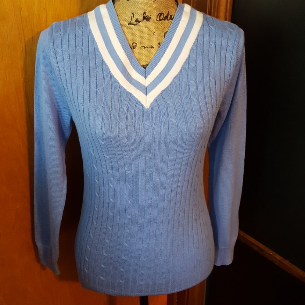 *SOLD*NWOT - Lightweight cable-knit V-neck sweater - Picture 1 of 5