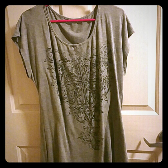 Grey T shirt with a cross