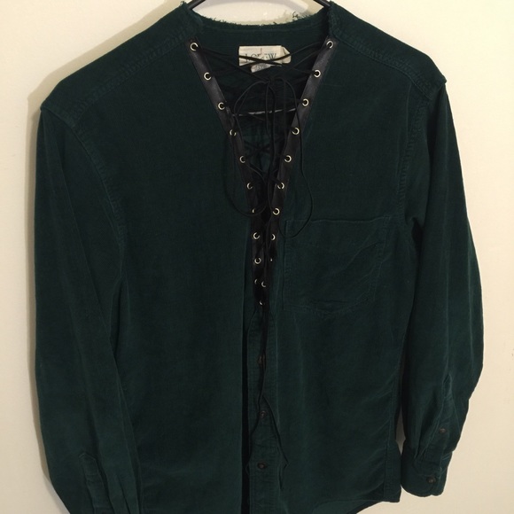 🚫Sold🚫Vintage Lace Up Flannel🌵 - Picture 3 of 4