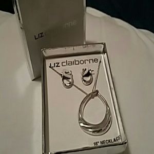 Necklace and earrings set