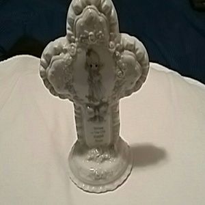 Pecious Moments Cross