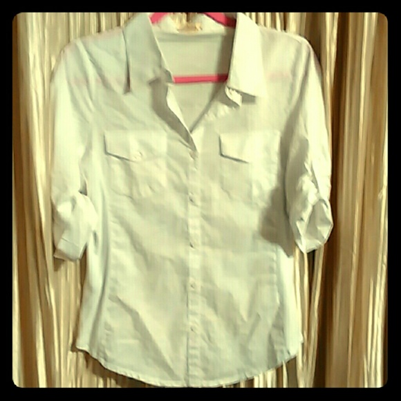 M white fitted button down blouse