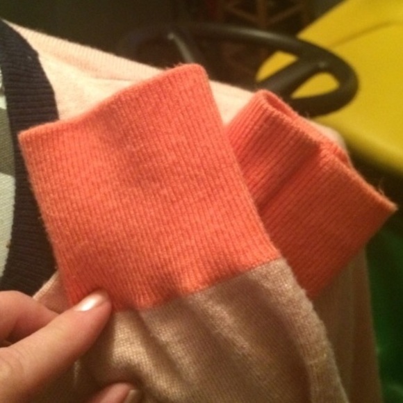 🔶Daringly different Cardigan🔶 - Picture 2 of 3