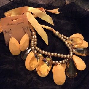 Necklace and earrings set