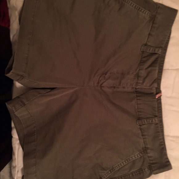NWT vineyard vines classic shorts size 8