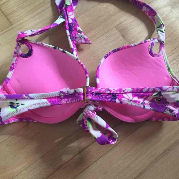 Victoria's Secret Swim Top - Picture 2 of 3