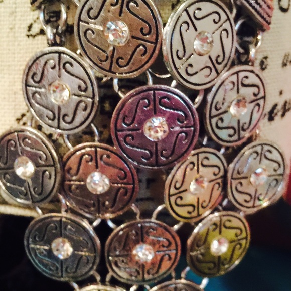 Jewelry - Picture 4 of 4