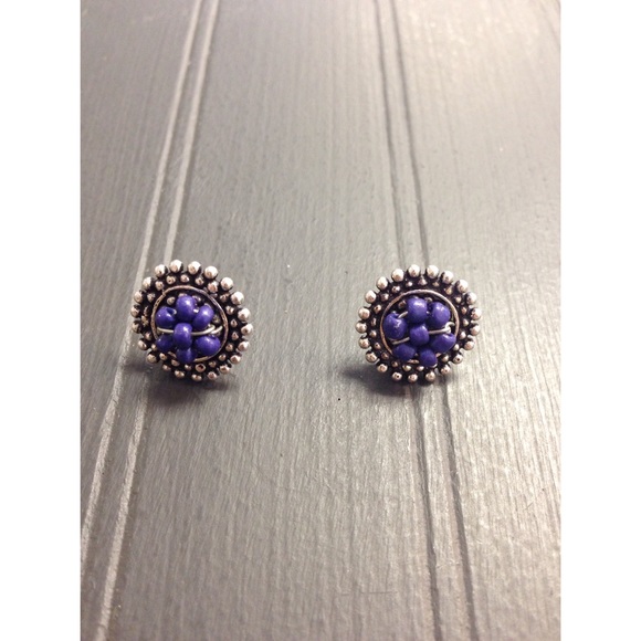 Petal Stud Earrings - Picture 2 of 3