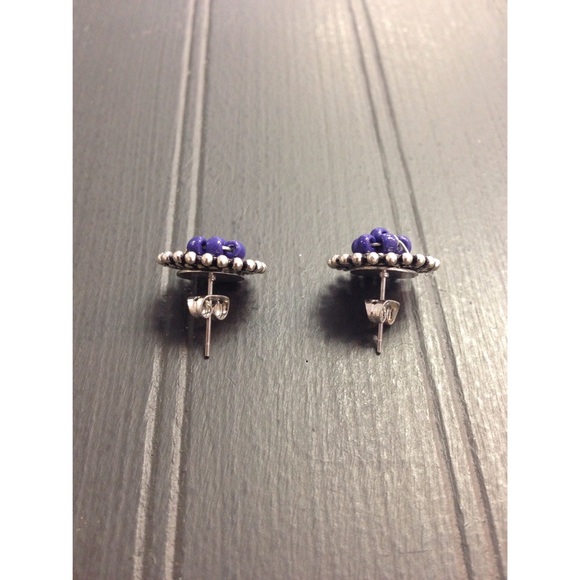 Petal Stud Earrings - Picture 3 of 3