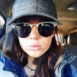 Meet your Posher, Sam