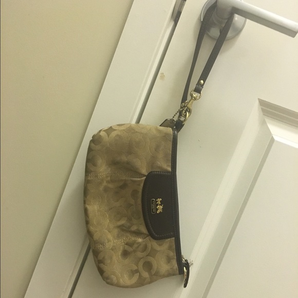 🎉 SALLLE 🎉Tan/Camel Coach Clutch