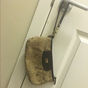 🎉 SALLLE 🎉Tan/Camel Coach Clutch