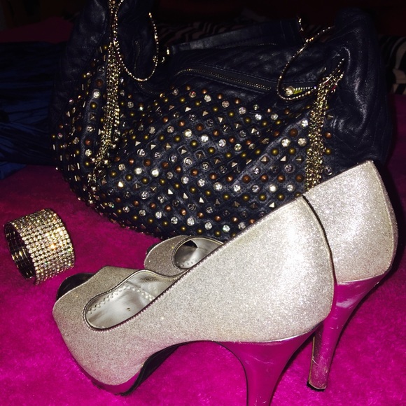 Shoes - Picture 2 of 3