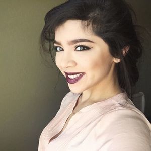 Meet your Posher, Crystal