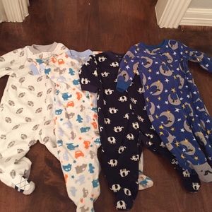 Good condition pajamas. Size 9 months