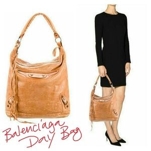 Balenciaga Bags - Authentic Balenciaga Day bag in Tan Balenciaga Bags - Authentic Balenciaga Day bag in Tan