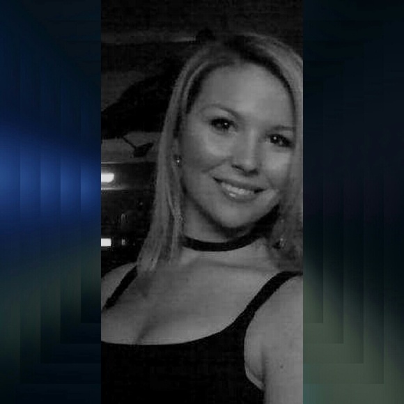 Meet your Posher, Amanda - Picture 2 of 4