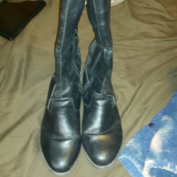 Black boots!