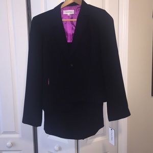 ✨💕 calvin klein // NWT: 2 Piece Black Suit 💕✨