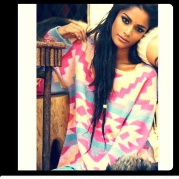 Wildfox Sweaters - **50% OFF SALE! Wildfox desert blanket sweater NWT