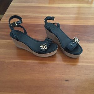 Tory burch black wedges