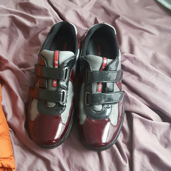 Prada - Picture 1 of 1