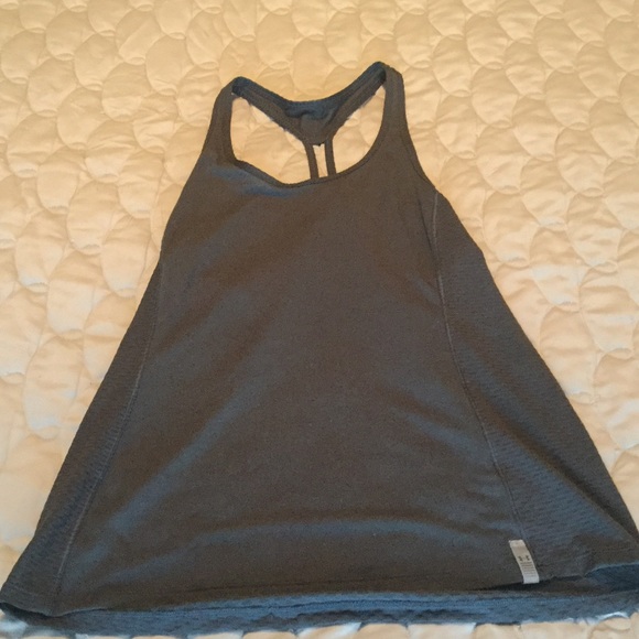 Under Armor tank size m/l