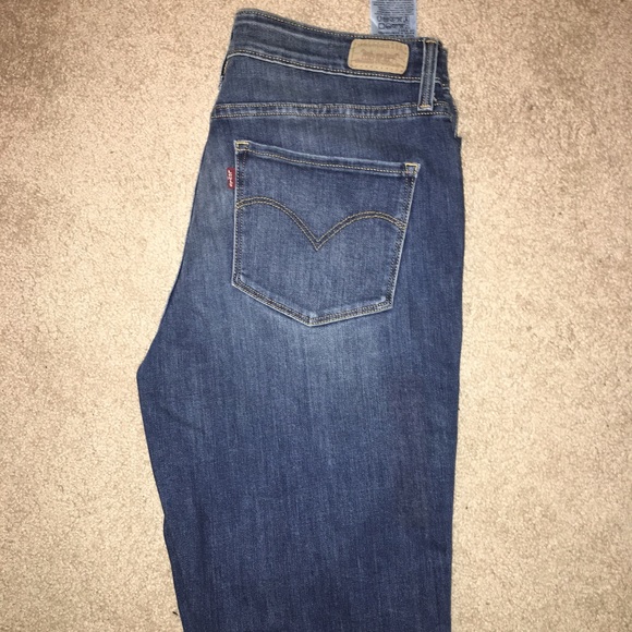 Hi Rise Skinny Levis