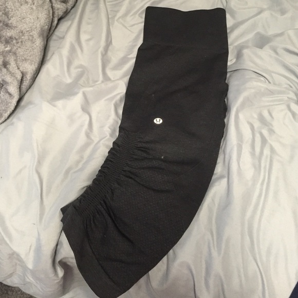 Lulu lemon in the flow crop pants