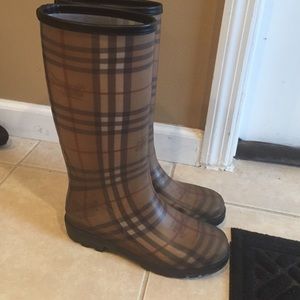 Authentic Burberry rain boots