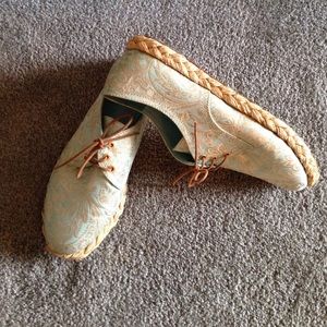 Tory burch with lace shoes