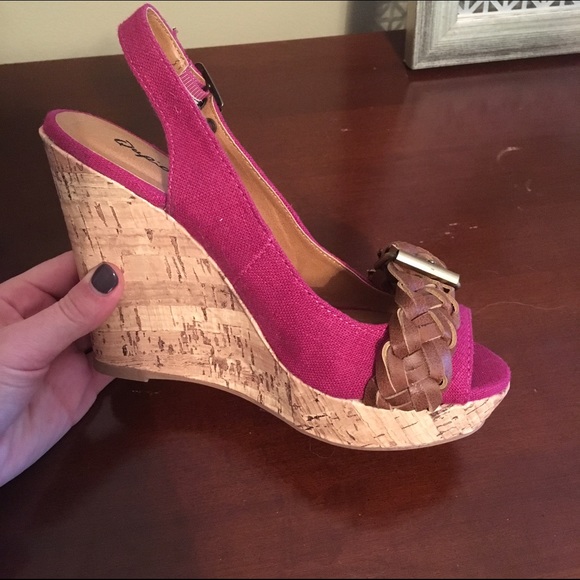 Fuchsia spring wedges size 5.5 - Picture 2 of 3