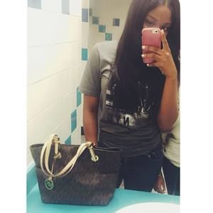 Meet your Posher, Robyn