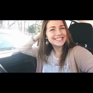 Meet your Posher, Alli