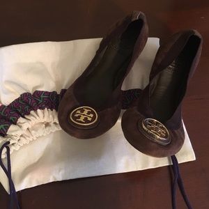 Tory Burch Caroline brown suede flats size 5