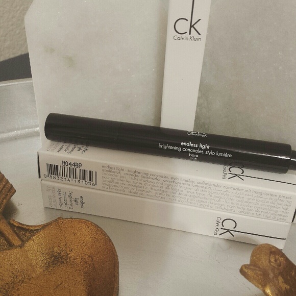 👑Calvin Klein endless light brightening concealer
