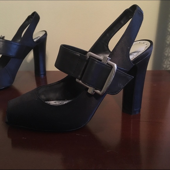 BCBGirls black satin heels size 6 - Picture 2 of 3