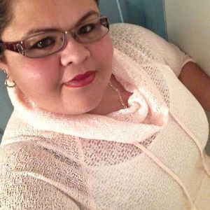 Meet your Posher, Yanet