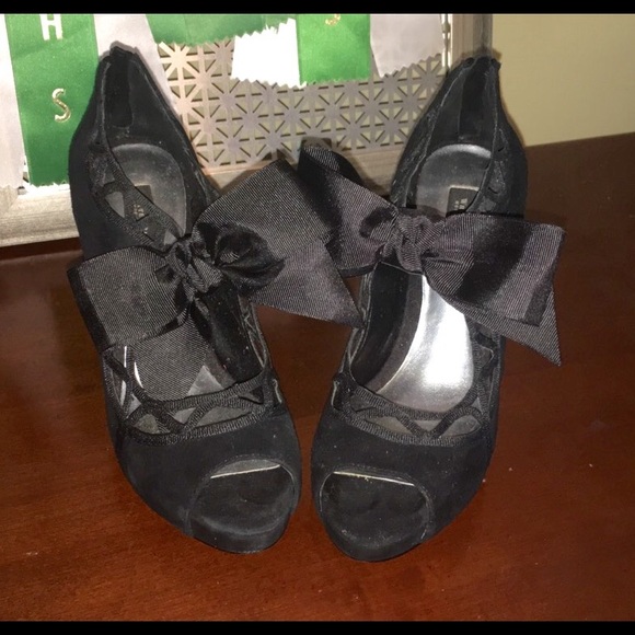 White House Black Market heels size 5.5 - Picture 1 of 4