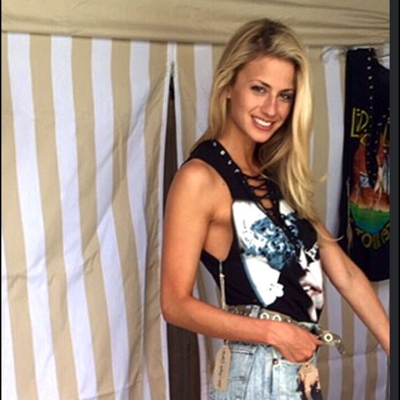 ♦️SOLD♦️ - Picture 2 of 3