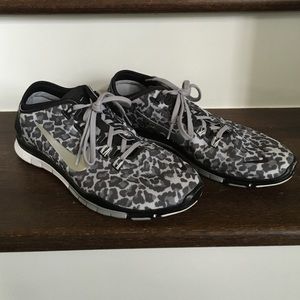 Nike 5.0 athletic shoes