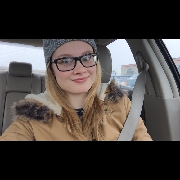 Meet your Posher, Andrea - Picture 1 of 1