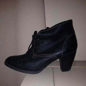 CLARKS ANKLE BOOTIES