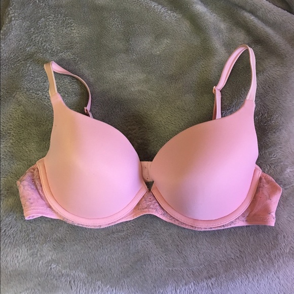 Vera Wang Pink bra